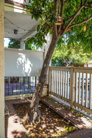 More Photos Of 2114 Abbott St, San Diego Apartments For Sale