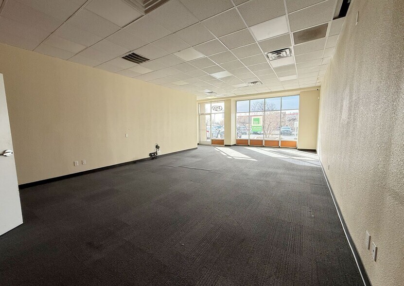 More Photos Of 333 Montano Rd NW, Albuquerque Freestanding For Lease
