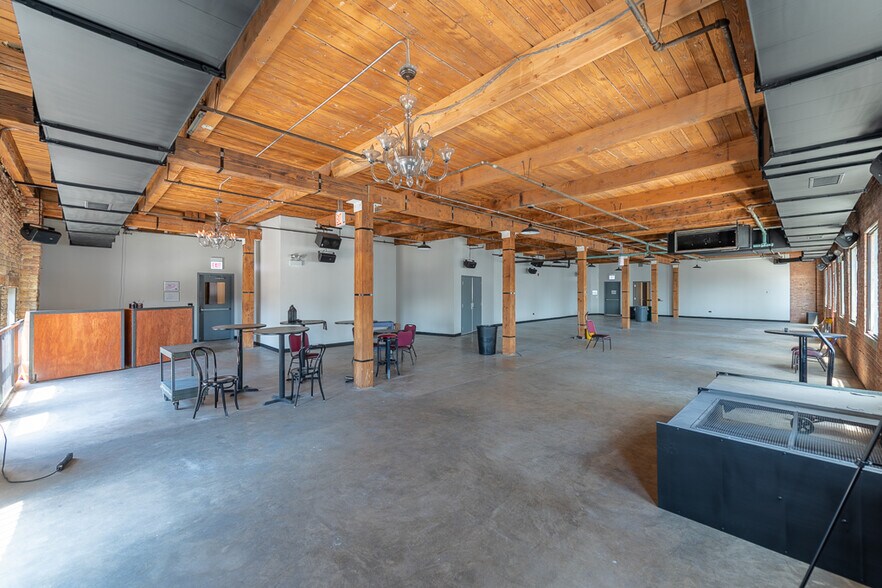 More Photos Of 1501 N Kingsbury St, Chicago General Retail For Lease