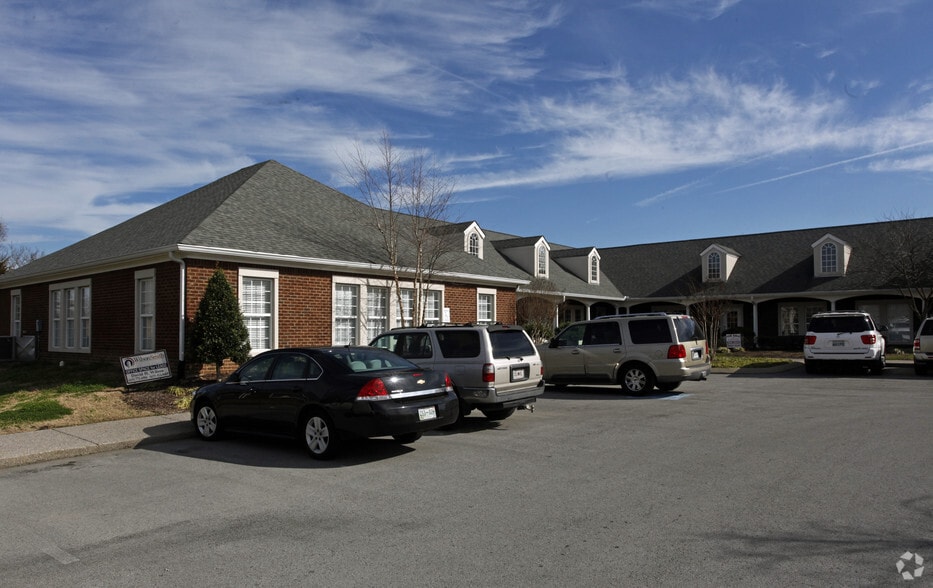 More Photos Of 3326 Aspen Grove Dr, Franklin Medical For Lease