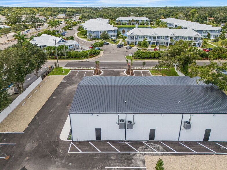 More Photos Of 124 Houle Ave, Sarasota Freestanding For Sale