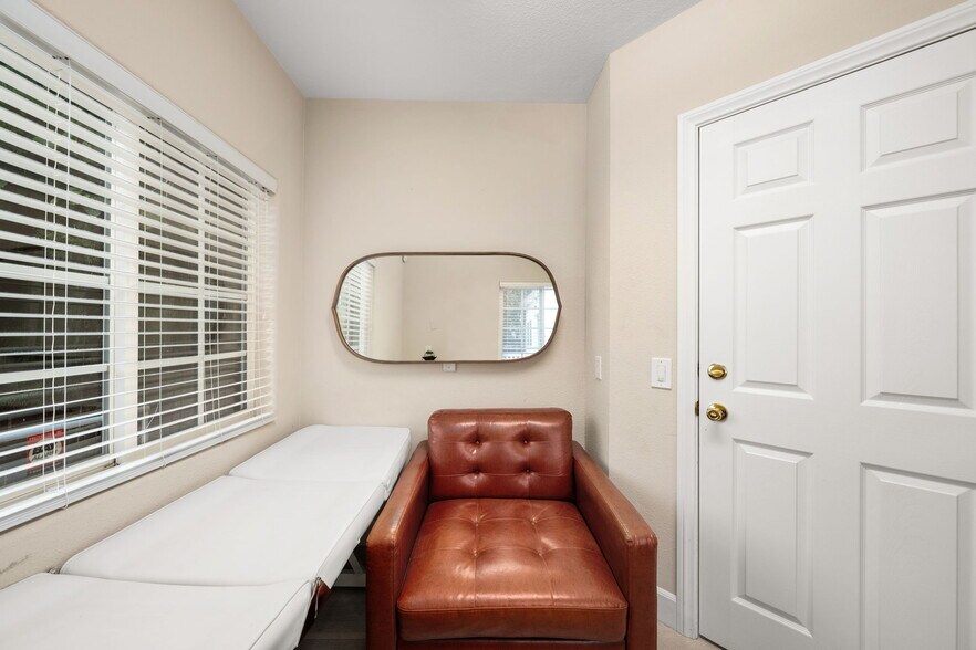 More Photos Of 607 N Anaheim Blvd, Anaheim Office For Sale