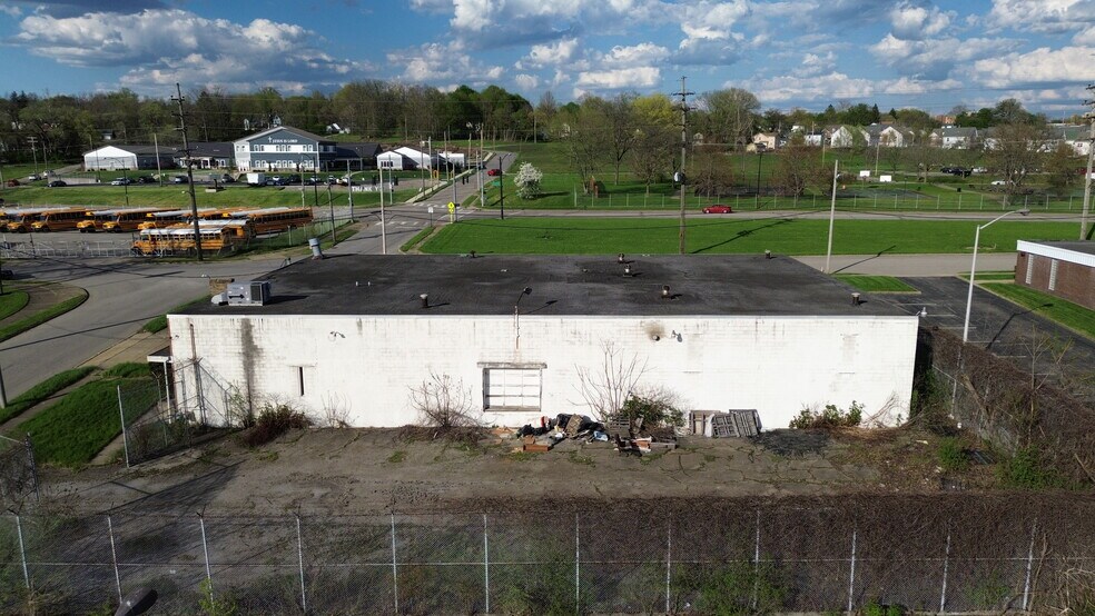 More Photos Of 15 S Worthington St, Youngstown Warehouse For Sale