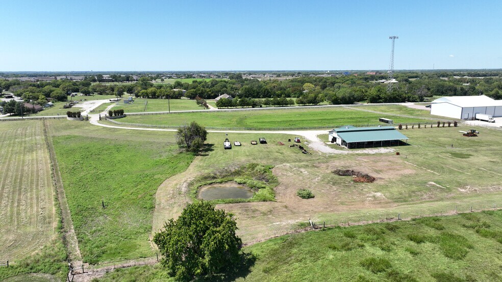 More Photos Of 1253 N Hill St, Van Alstyne Light Distribution For Sale