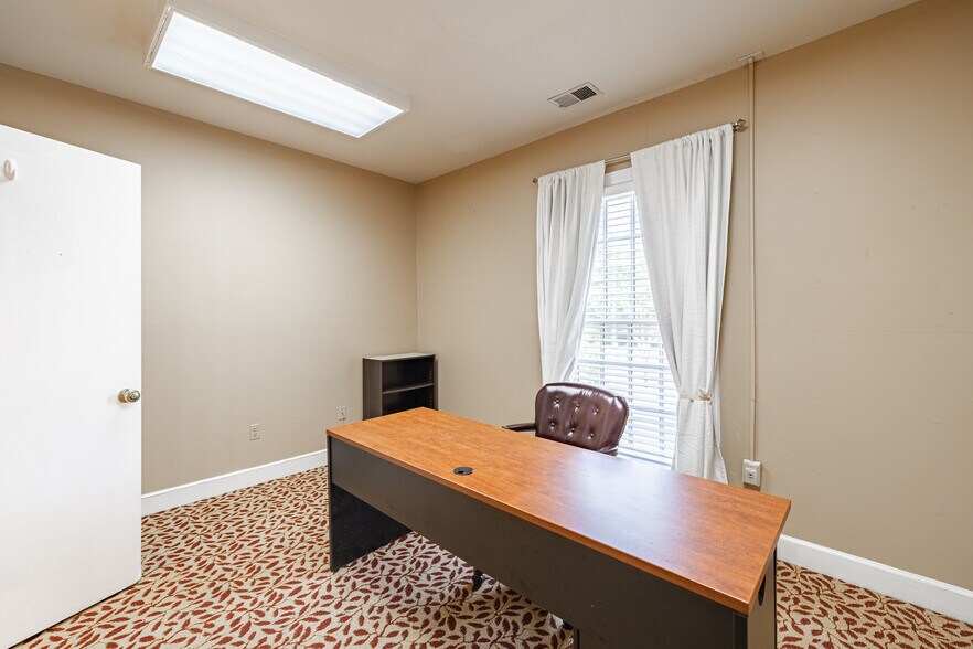 More Photos Of 223-225 N Washington St, Alexandria Office For Lease