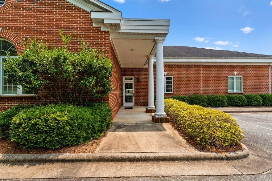 More Photos Of 1146 N New Hope Rd, Gastonia Medical For Lease