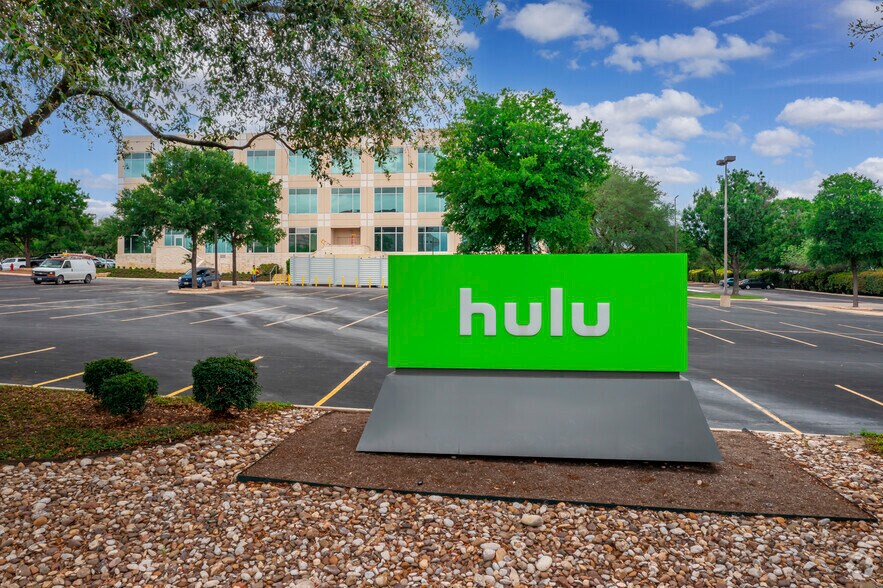 More Photos Of 4511 Horizon Hill Blvd, San Antonio Unknown For Lease