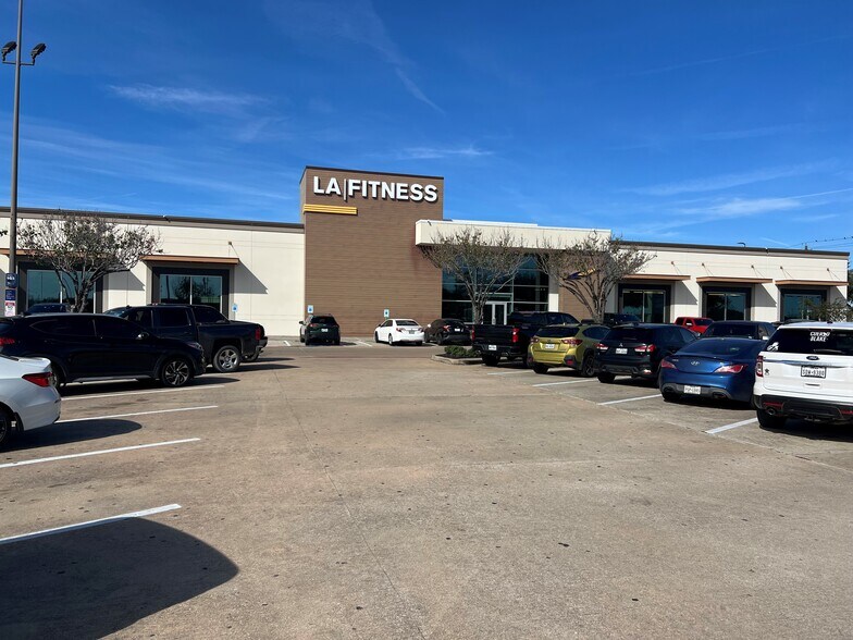 More Photos Of 6701-6831 Spencer Hwy, Pasadena Unknown For Lease