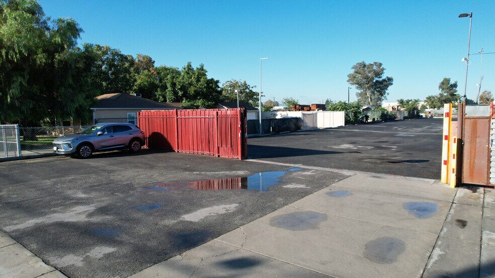 More Photos Of 11026 Roswell Ave, Pomona Industrial For Lease