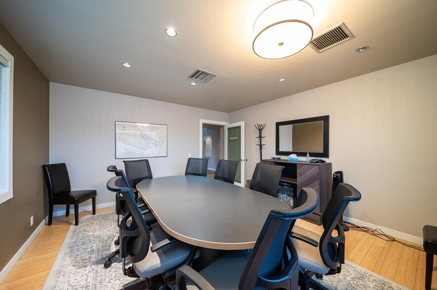 More Photos Of 1400 Broadway, Bellingham Office For Lease