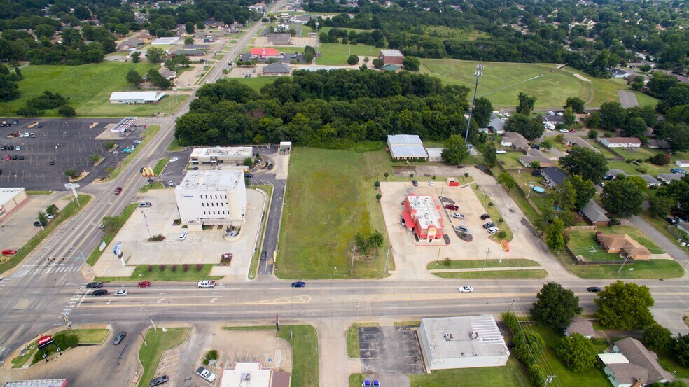 More Photos Of 104 N York St, Muskogee Land For Sale