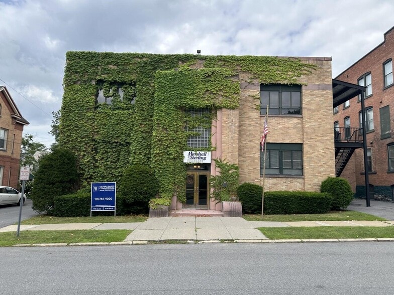More Photos Of 5 Wells St, Saratoga Springs Office For Sale