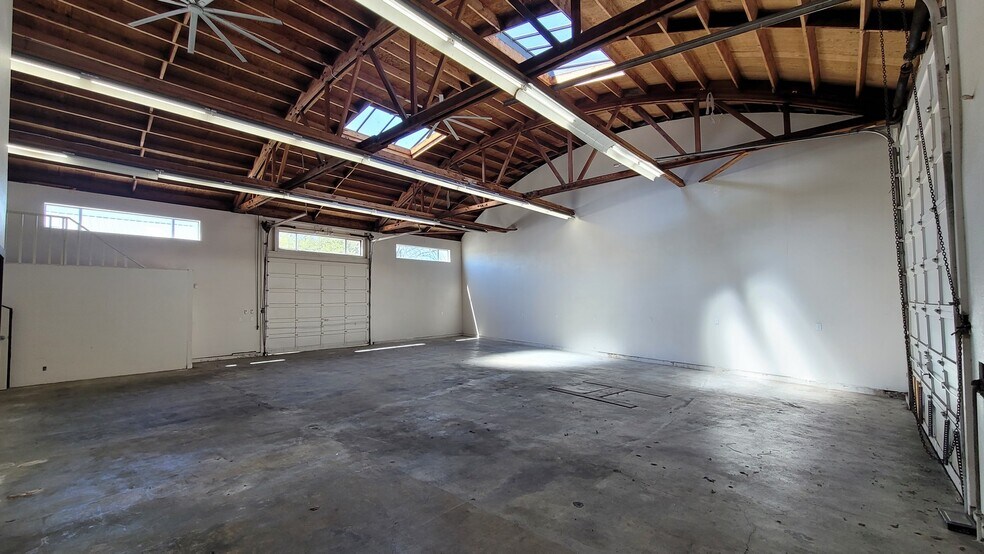 More Photos Of 45 Foley St, Santa Rosa Light Distribution For Lease