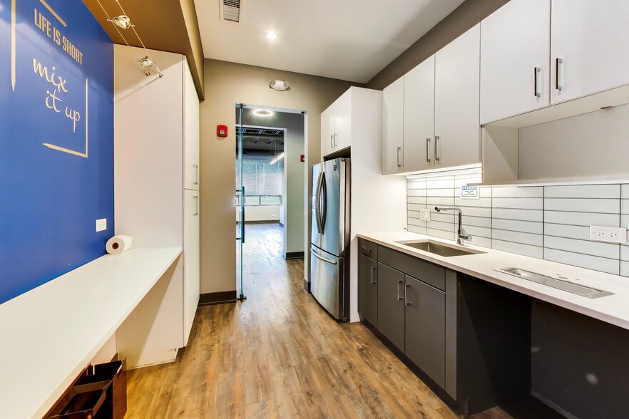 More Photos Of 2640 Patriot Blvd, Glenview Medical For Sale