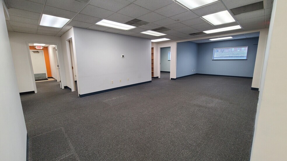 More Photos Of 3699 Alexandria Pike, Cold Spring Office For Lease
