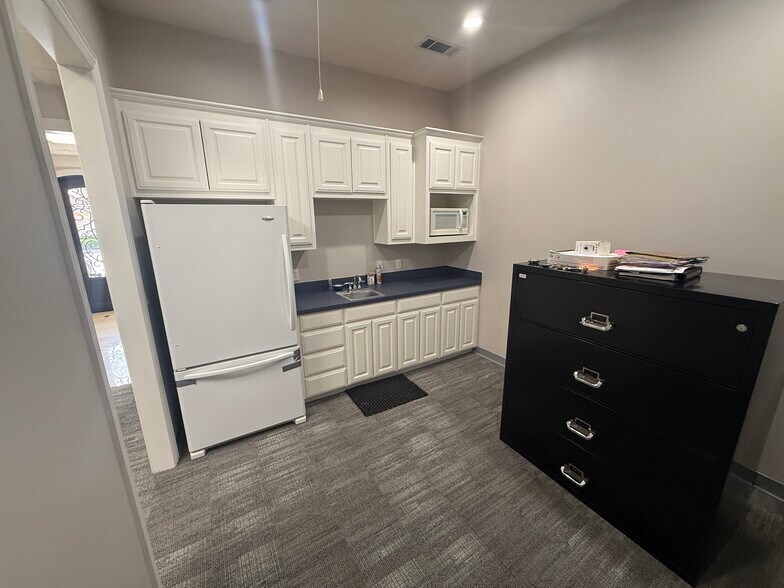 More Photos Of 1316 Village Creek Dr, Plano Office For Lease