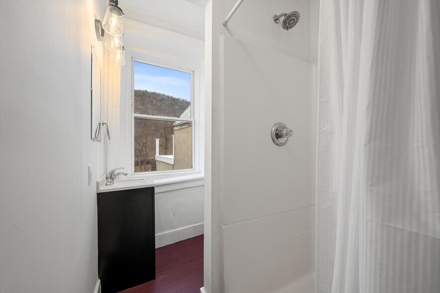 More Photos Of 170 High St / 173 Potomac St, Harpers Ferry Storefront Retail Residential For Sale