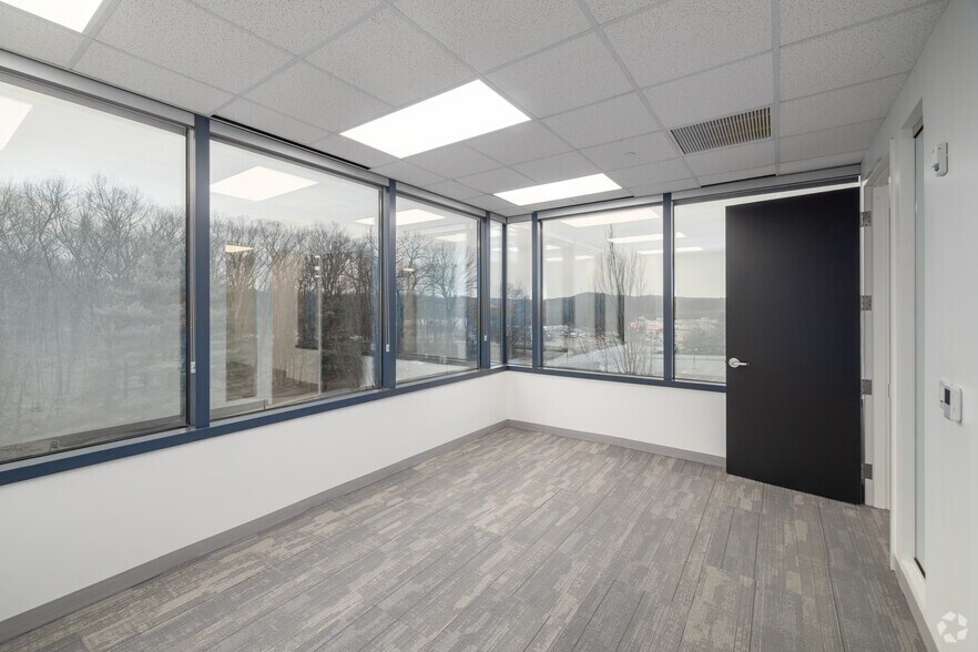More Photos Of 100 Enterprise Dr, Rockaway Office For Lease