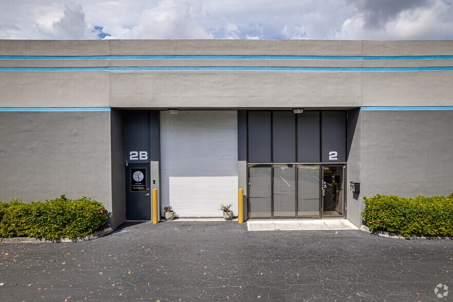 More Photos Of 1000 Holland Dr, Boca Raton Light Distribution For Lease