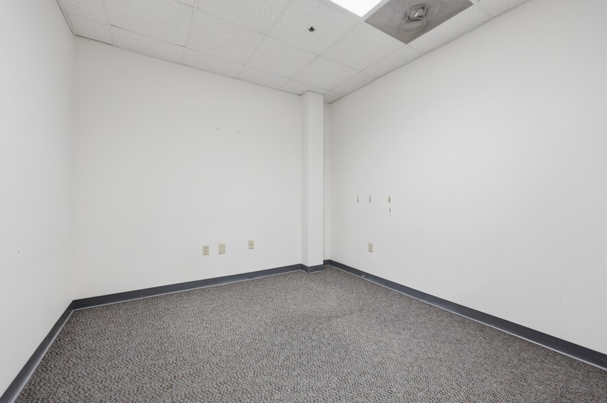 More Photos Of 5 Federal St, Danvers Medical For Lease