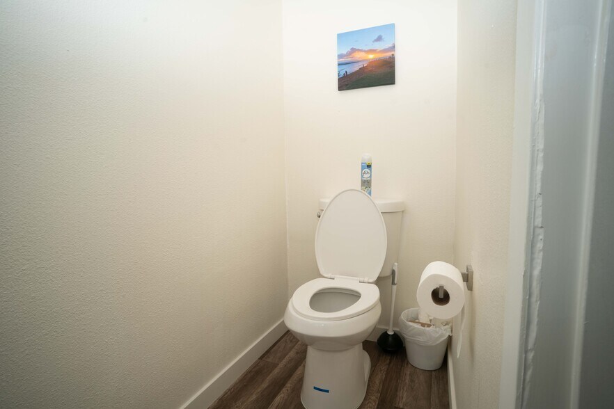 More Photos Of 1951 Hornblend St, San Diego Apartments For Sale