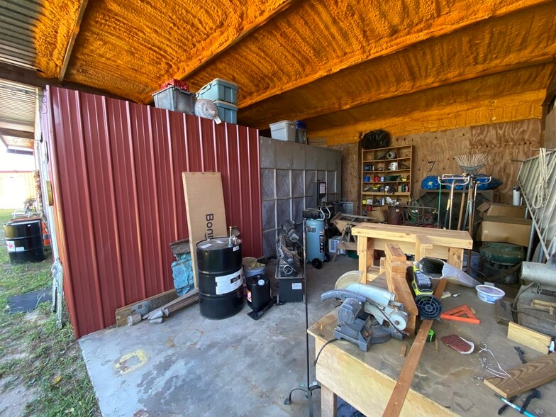 More Photos Of 1227 Gordon Park Rd, Augusta Light Distribution For Sale