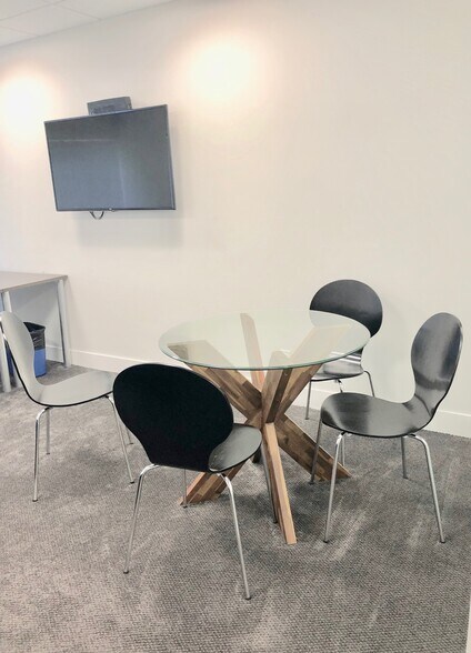 More Photos Of 67 Holly Hill Ln, Greenwich Office For Lease