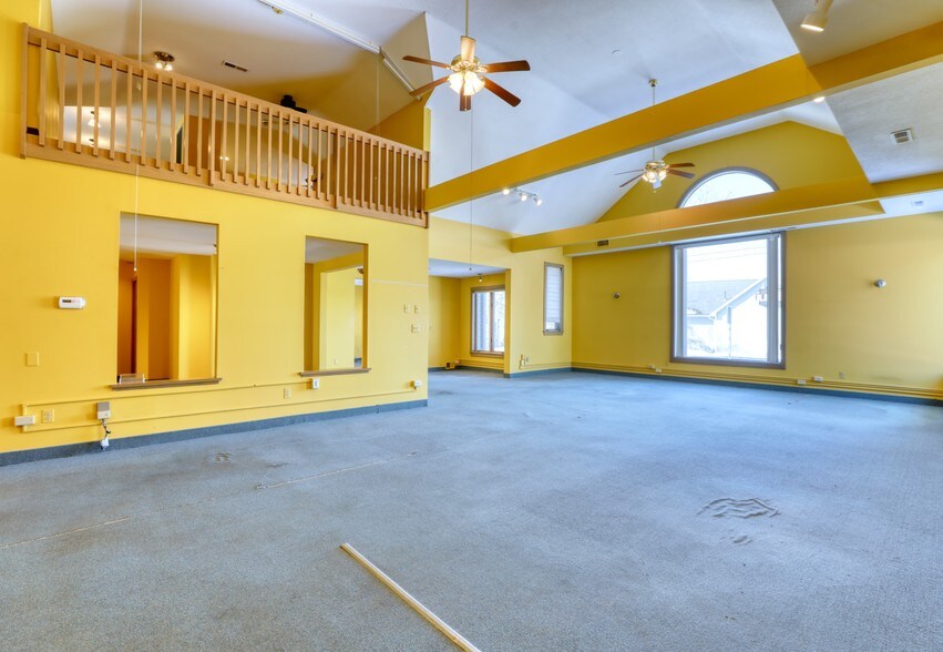 More Photos Of 908-914 Allen St, Springfield Storefront Retail Office For Lease