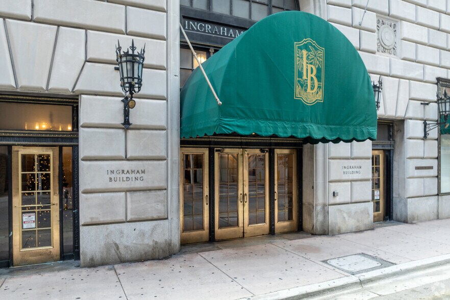 More Photos Of 25 SE 2nd Ave, Miami Office For Lease