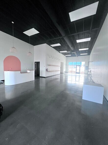 More Photos Of 2440 S Main St, Woods Cross General Retail For Sale