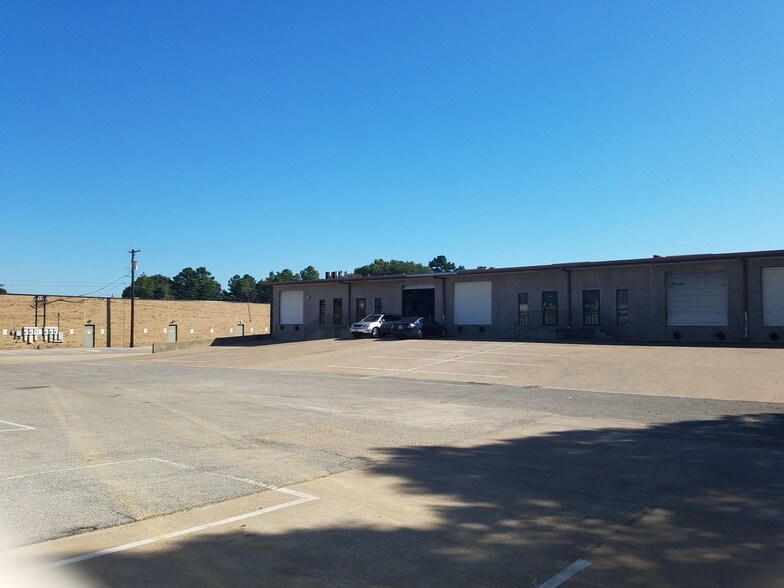 More Photos Of 3400-3432 S Southwest Loop 323, Tyler Unknown For Lease