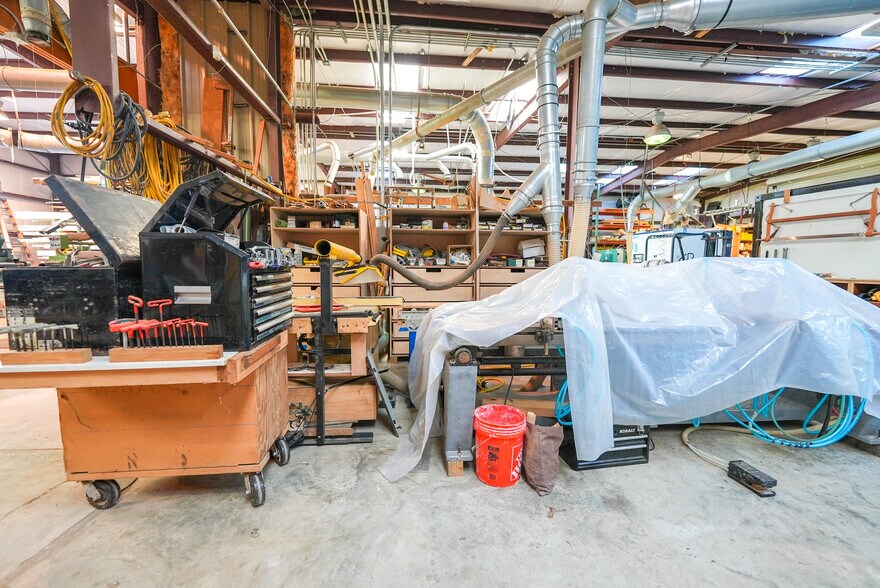 More Photos Of 7800 County Road 24, Fairhope Showroom For Sale