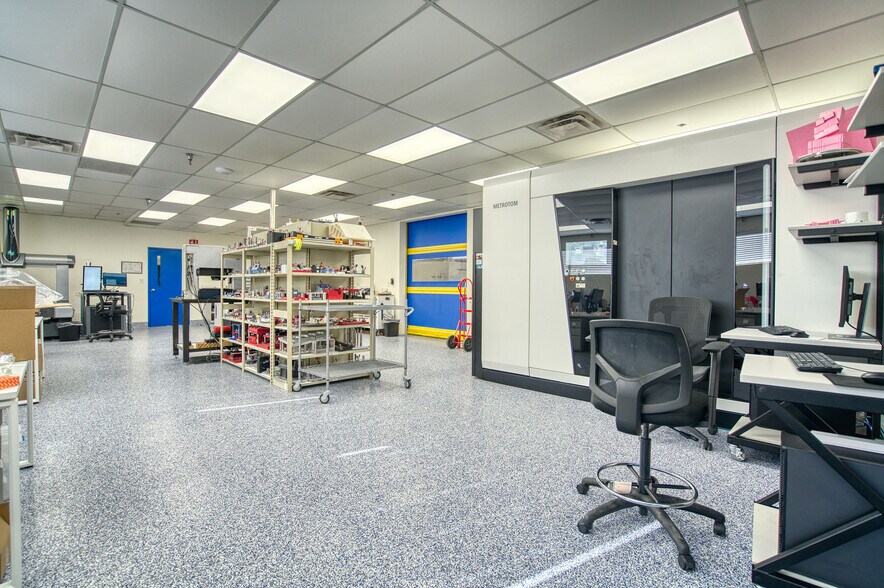 More Photos Of 7350 E Dry Creek Rd, Longmont Flex For Sale