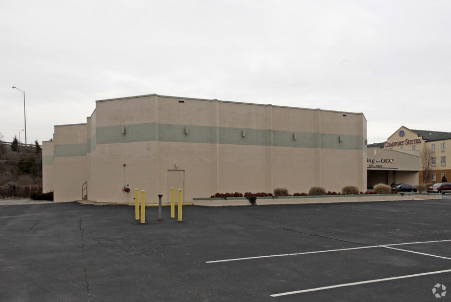 More Photos Of 705 Rivergate Pky, Goodlettsville Religious Facility For Sale