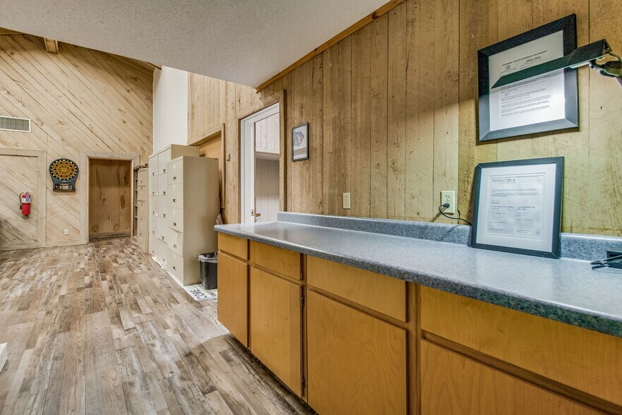 More Photos Of 725 S J St, Pensacola Office Residential For Sale