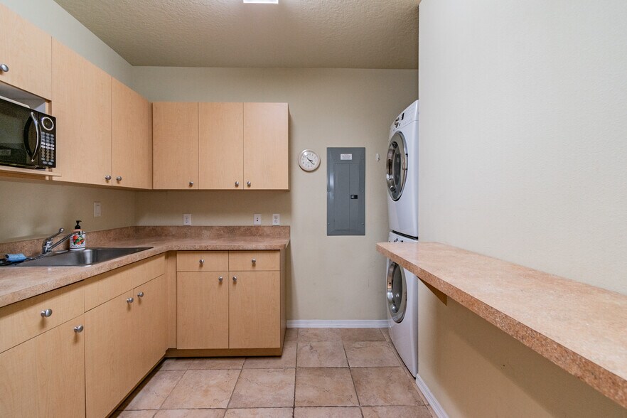 More Photos Of 2142 Ashley Oaks Cir, Wesley Chapel Medical For Sale