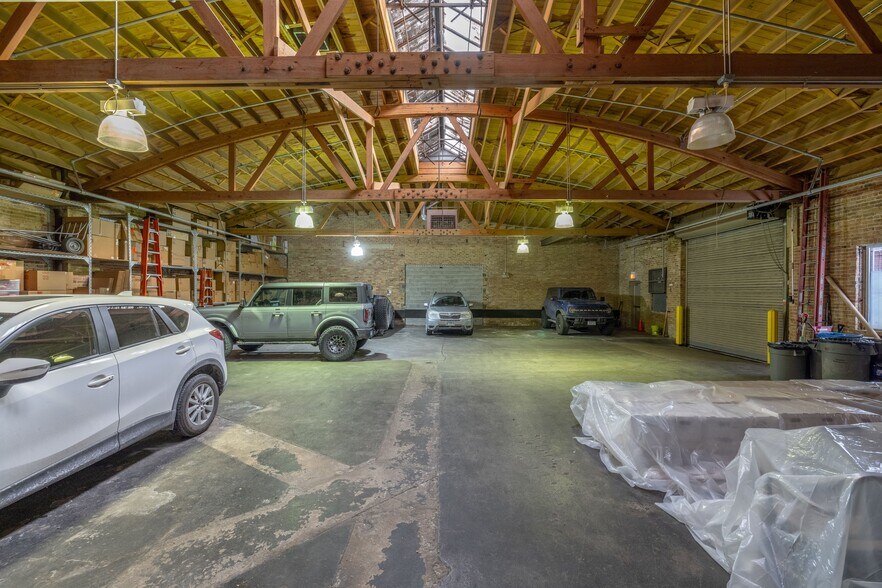 More Photos Of 21 S Racine Ave, Chicago Warehouse For Lease