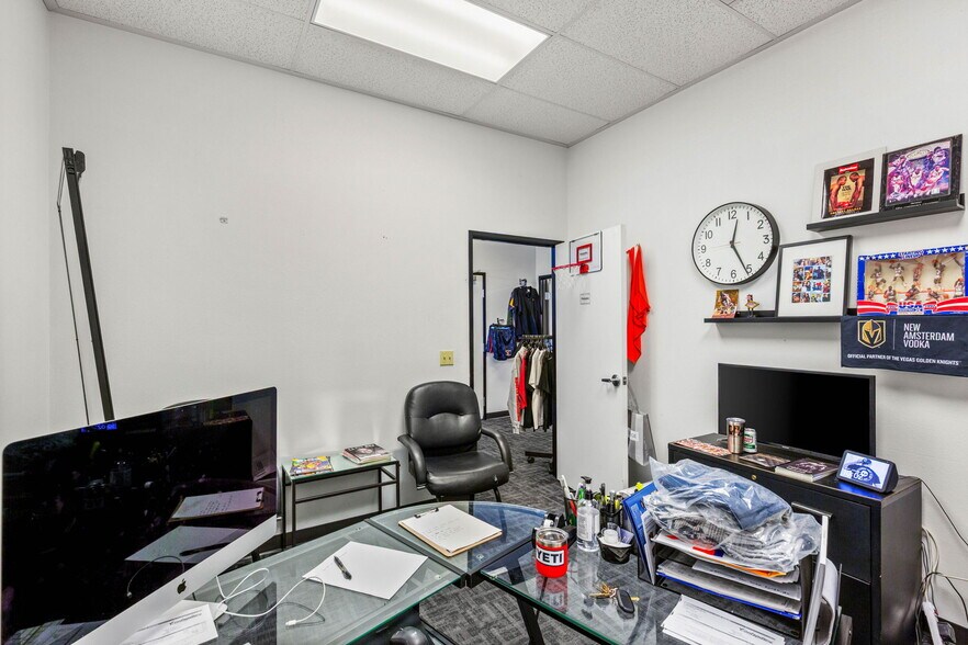 More Photos Of 4570 W Post Rd, Las Vegas Showroom For Lease