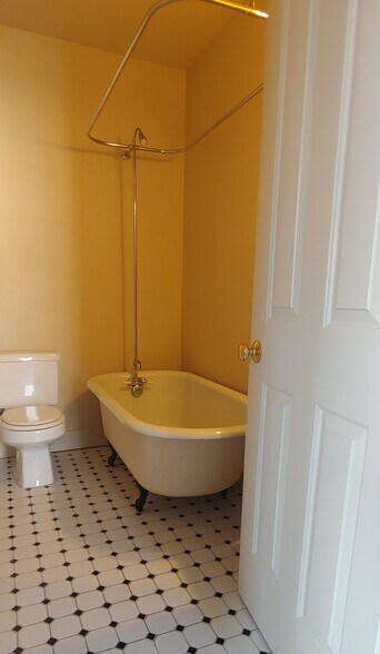 More Photos Of 1543 Exchange St, Astoria Multifamily For Sale