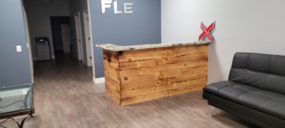 More Photos Of 6050 N Black Canyon Hwy, Phoenix Loft Creative Space For Sale
