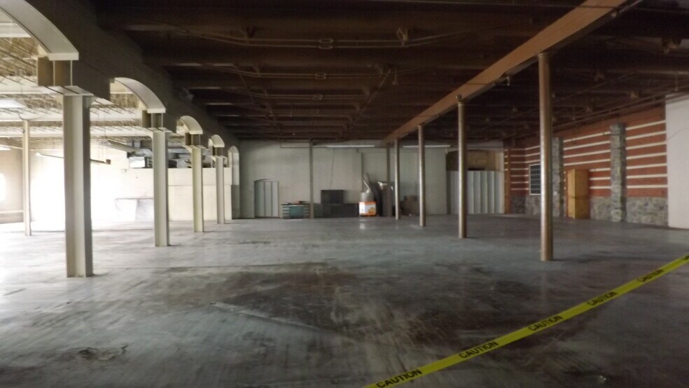 More Photos Of 700 Hepburn St, Milton Showroom For Lease