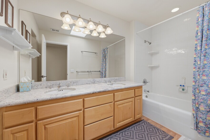 More Photos Of 4652 Cass St, San Diego Office Residential For Sale