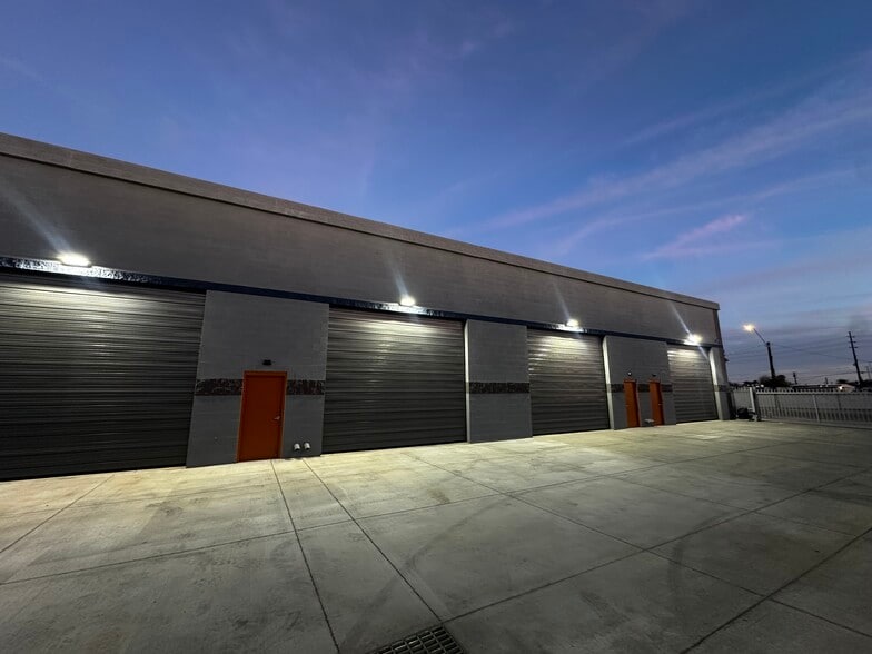 More Photos Of 1620 W Hatcher Rd, Phoenix Self Storage For Sale