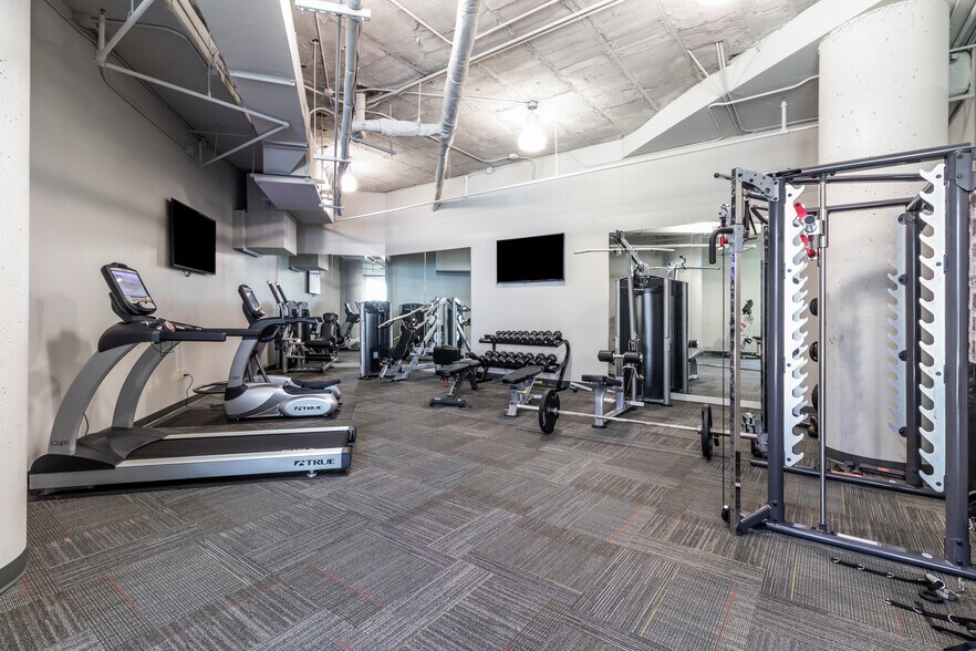 More Photos Of 2000 Riveredge Pky NW, Atlanta Office For Lease