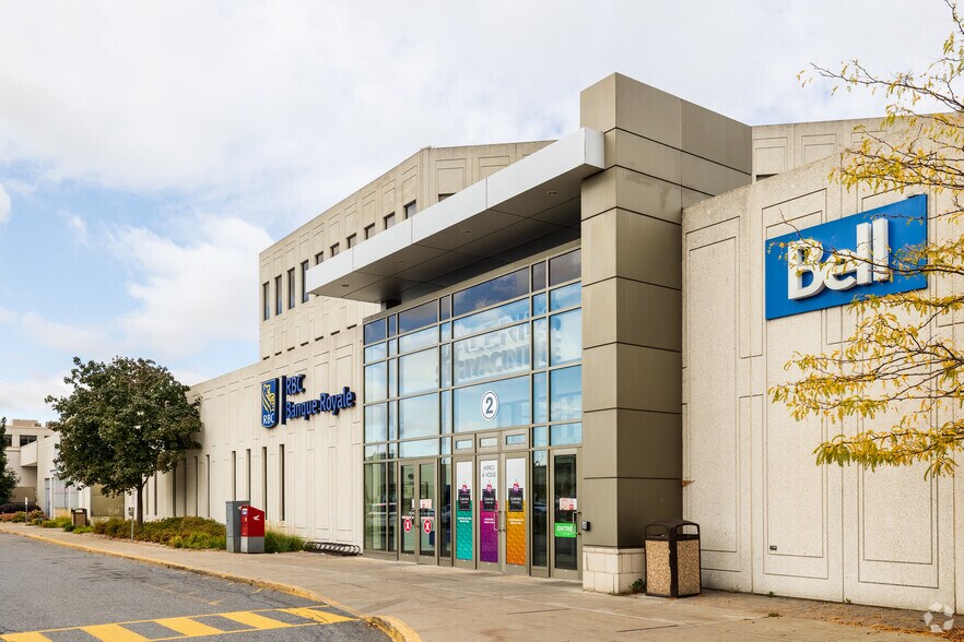 Primary Photo Of 3000-3300 Boul Laframboise, Saint-Hyacinthe General Retail For Lease