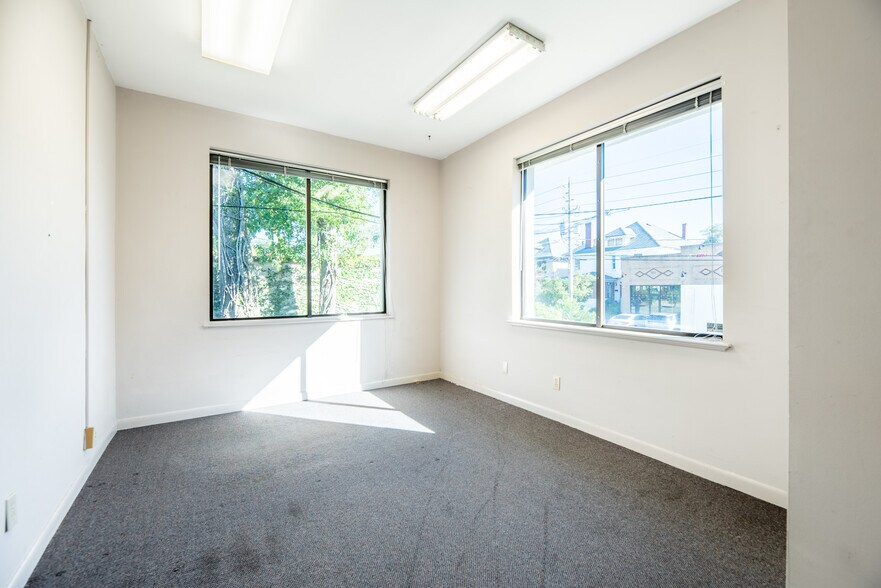 More Photos Of 2223 Oak St, Jacksonville Medical For Lease