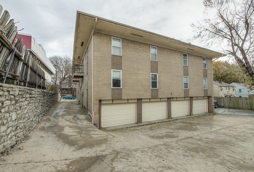 More Photos Of 7504 Wyoming St, Kansas City Apartments For Sale
