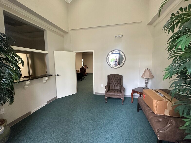 More Photos Of 12421 San Jose Blvd, Jacksonville Medical For Sale