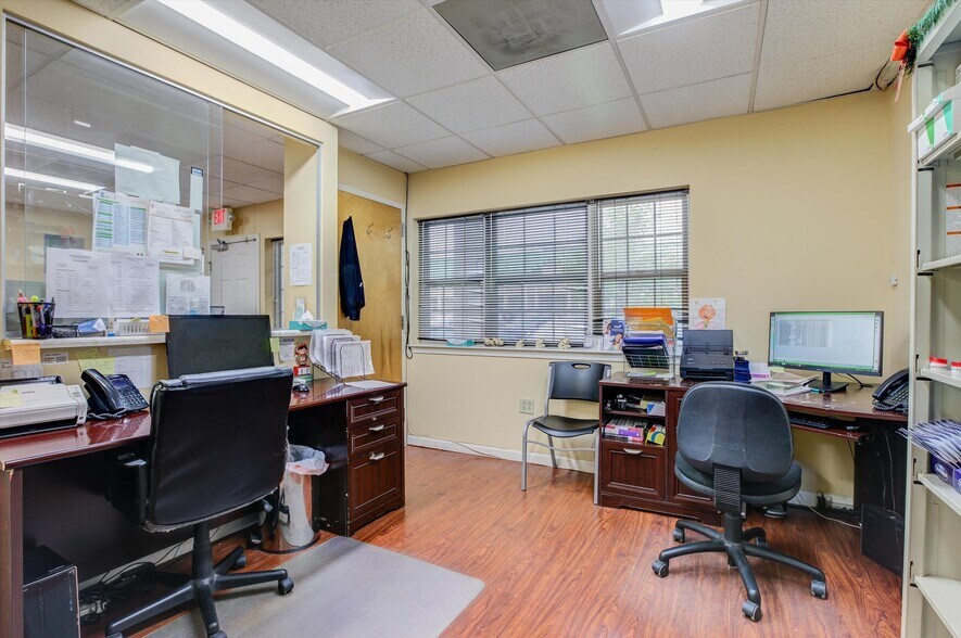 More Photos Of 215-236 Bridge St, Metuchen Medical For Sale