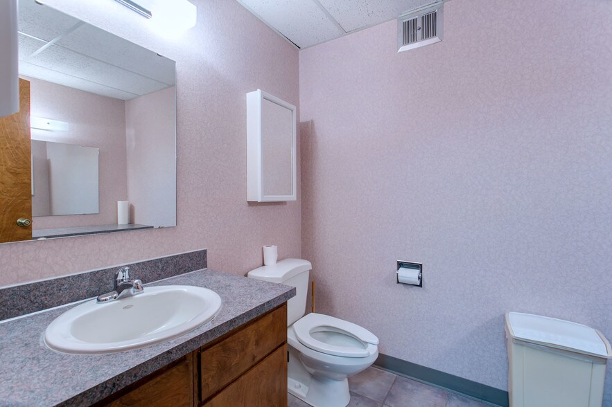 More Photos Of 100 N Fruitland St, Kennewick Office For Lease